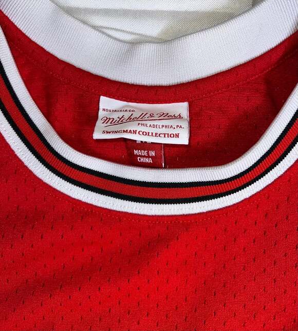 Mitchell & Ness Chicago Bulls  Pippen  Hardwood Classics Swingman Jersey  M - Picture 5 of 9